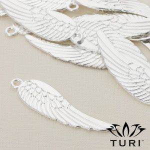 Zawieszka anielskie skrzydło w srebrnym kolorze 69x19.5mm