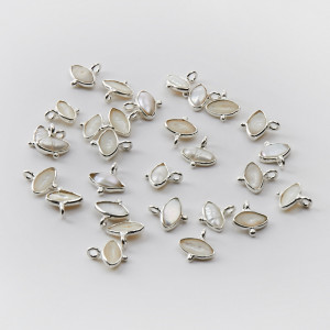 Srebrna zawieszka perła naturalna w srebrnym okuciu AG925 7mm
