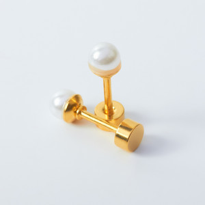 Kolczyki z perłami ze stali chirurgicznej w kolorze złotym 4mm
