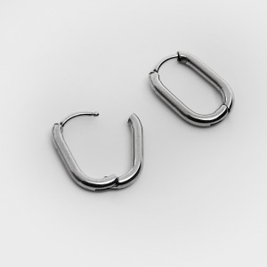 Kolczyki kajdanki ze stali chirurgicznej owale okrągłe 15,5x10,5mm